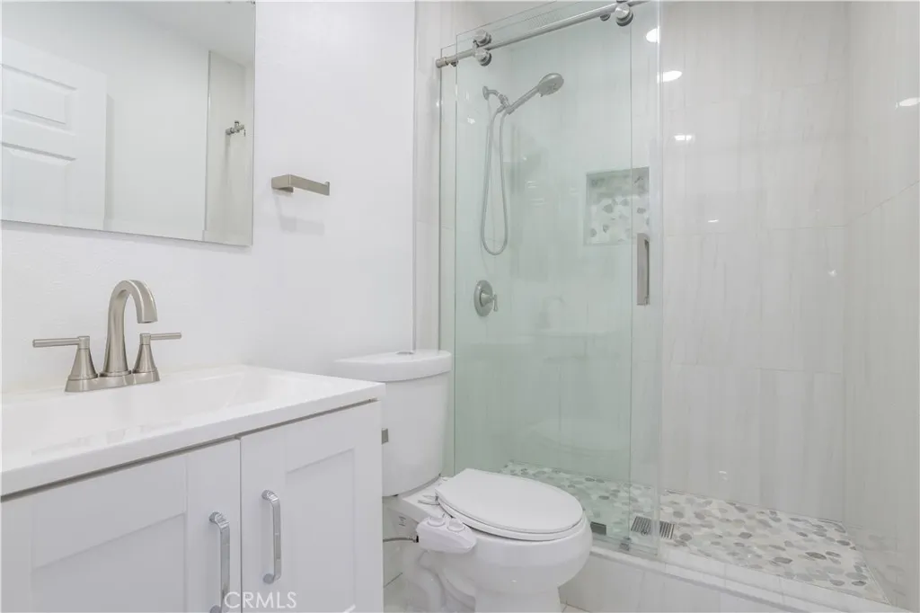 18347 Saticoy Street 35, Reseda, California 91335 home-pic-12