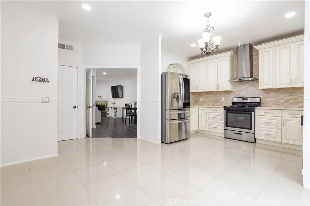 18347 Saticoy Street 35, Reseda, California 91335 home-pic-7