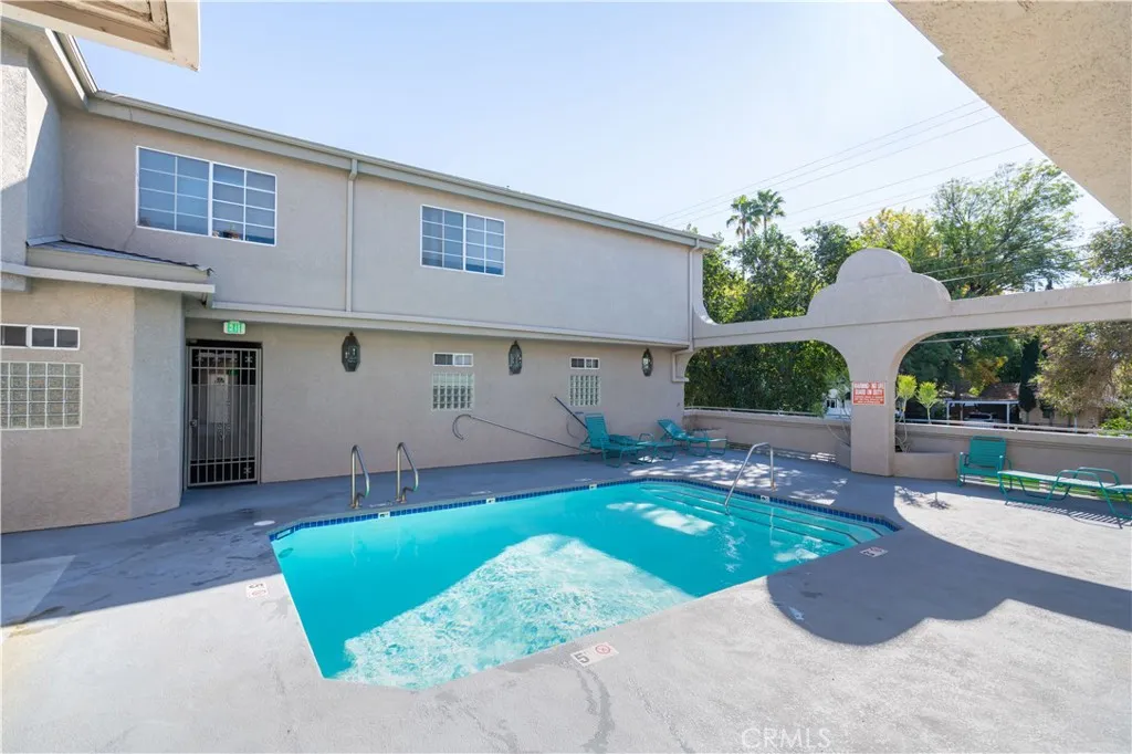 18347 Saticoy Street 35, Reseda, California 91335 home-pic-28