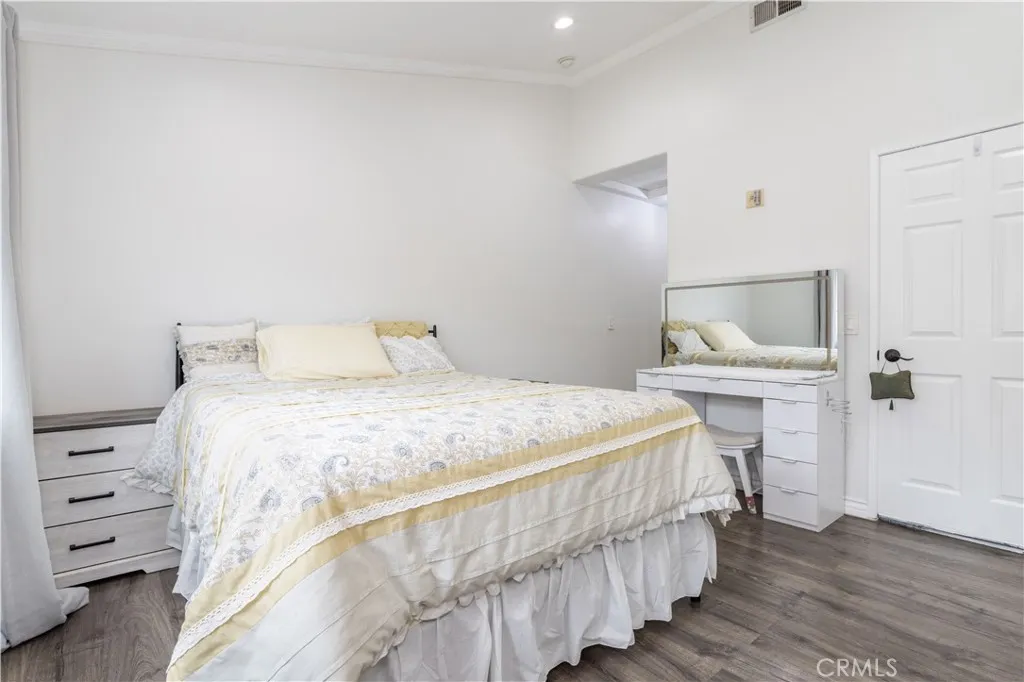 18347 Saticoy Street 35, Reseda, California 91335 home-pic-18