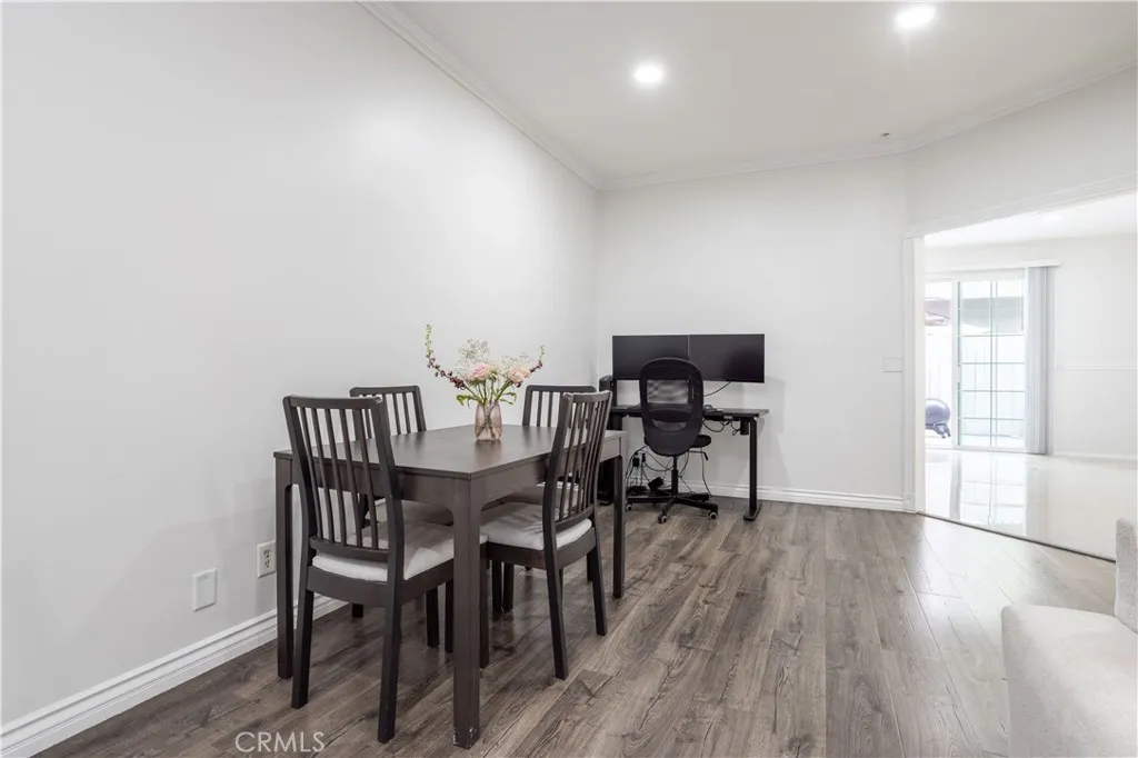18347 Saticoy Street 35, Reseda, California 91335 home-pic-4