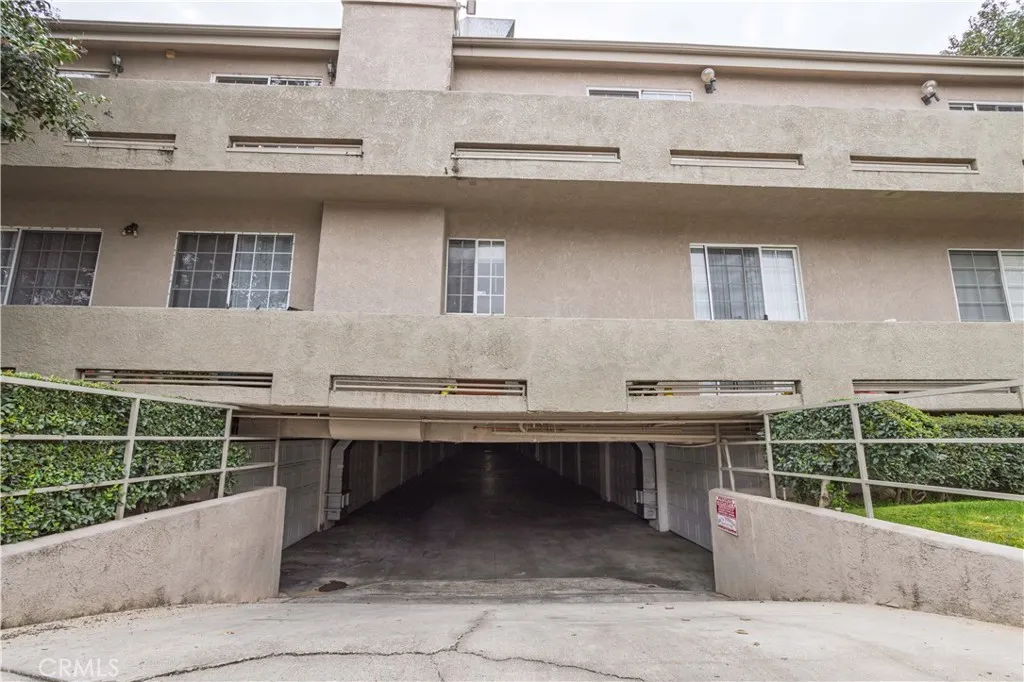 18347 Saticoy Street 35, Reseda, California 91335 home-pic-25