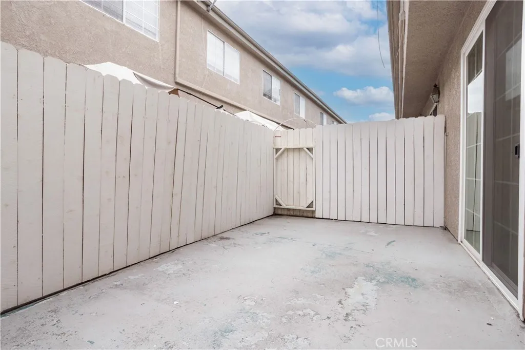 18347 Saticoy Street 35, Reseda, California 91335 home-pic-9