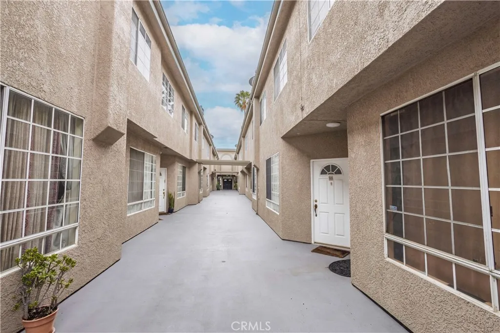 18347 Saticoy Street 35, Reseda, California 91335 home-pic-27