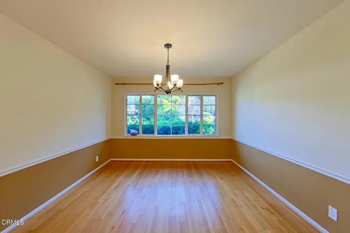 04 Dining Room (2)
