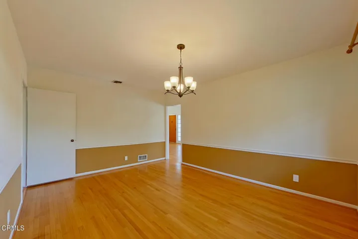 04 Dining Room (4)