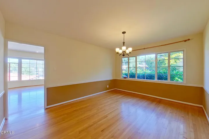 04 Dining Room (1)