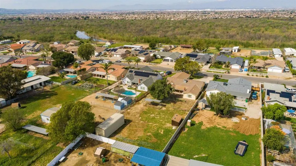 2910 Shadow Canyon Circle, Norco, California 92860 home-pic-35