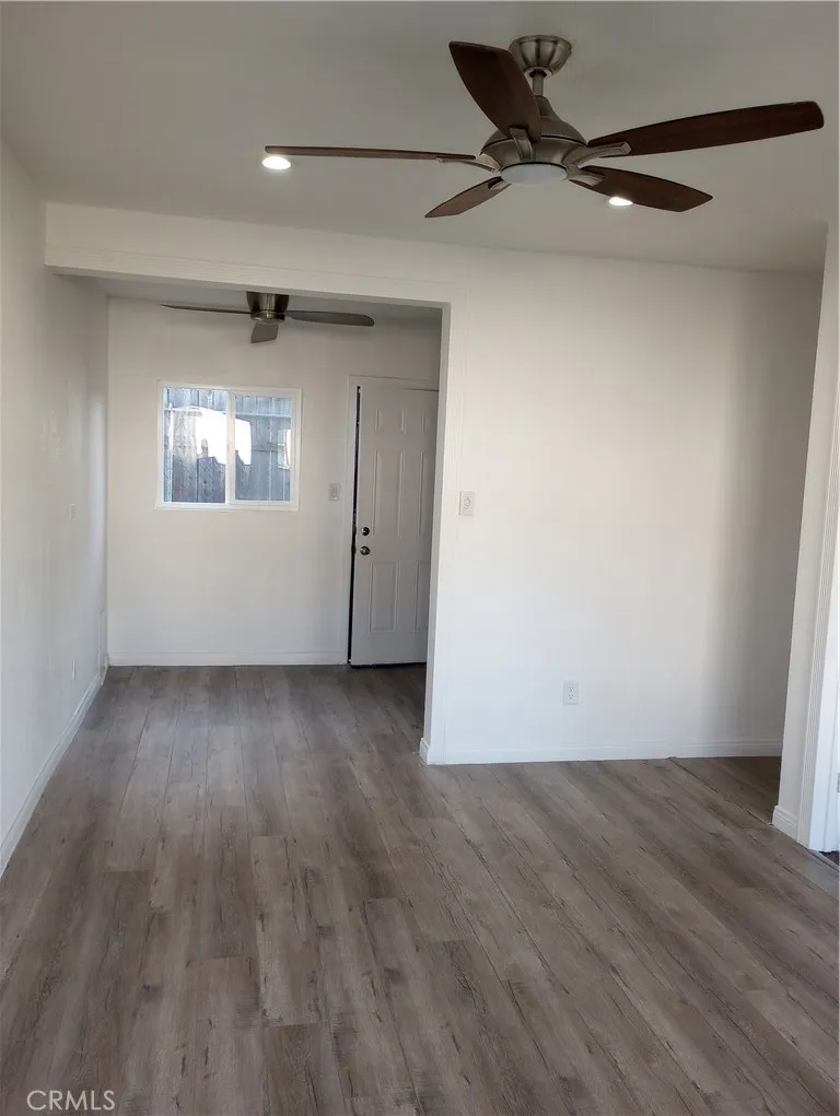 813 E Imperial, Los Angeles, California 90059 home-pic-10