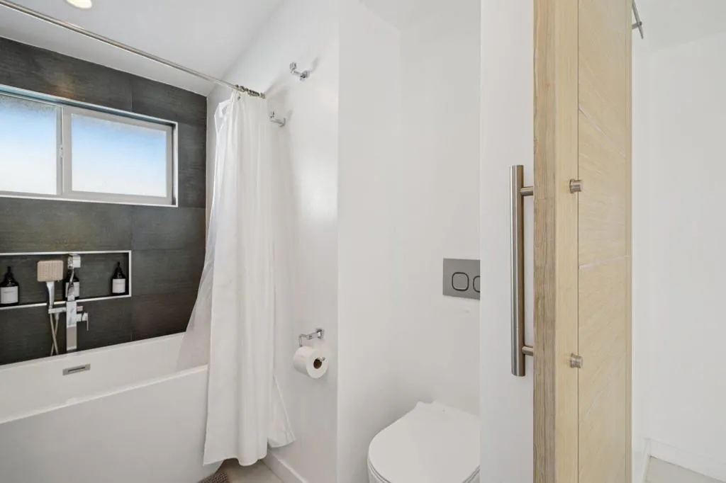 3530 N Eastgate, Palm Springs, California 92262 home-pic-24