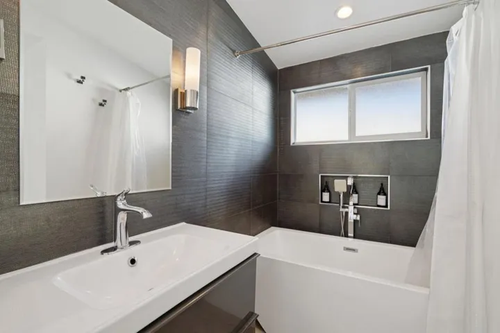 19-web-or-mls-N Eastgate Rd-S1908-019