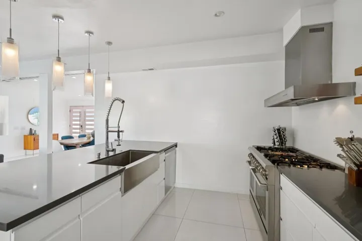 16-web-or-mls-N Eastgate Rd-S1908-016