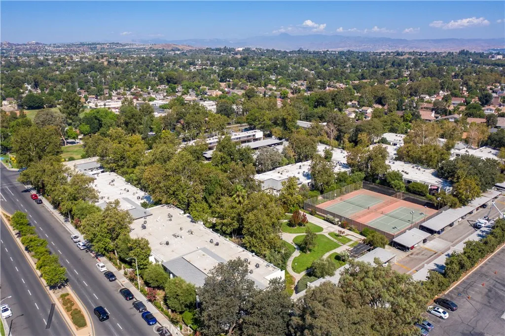 23515 Lyons Avenue 277, Valencia, California 91355 home-pic-28