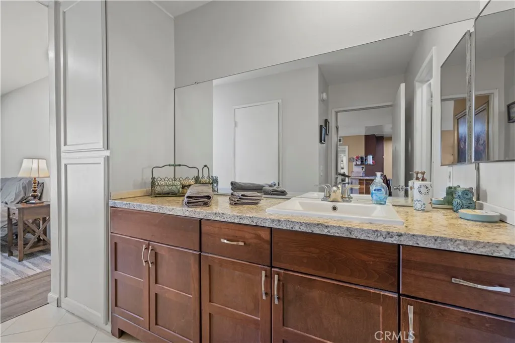 23515 Lyons Avenue 277, Valencia, California 91355 home-pic-17