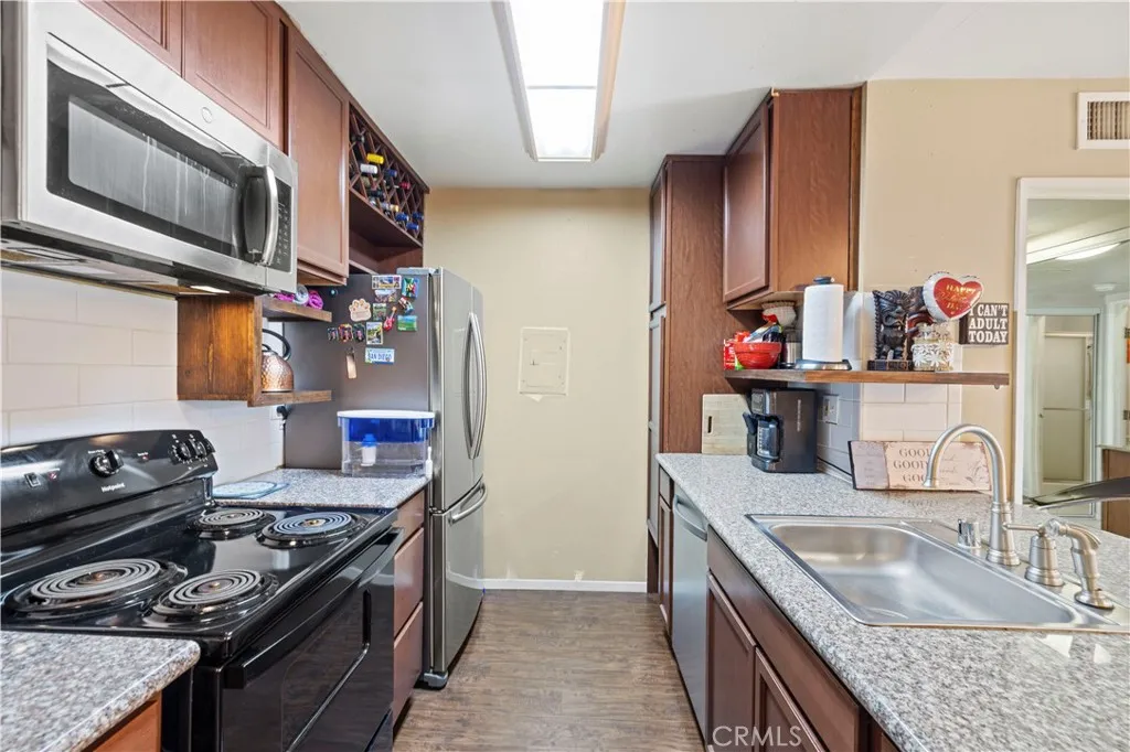 23515 Lyons Avenue 277, Valencia, California 91355 home-pic-8