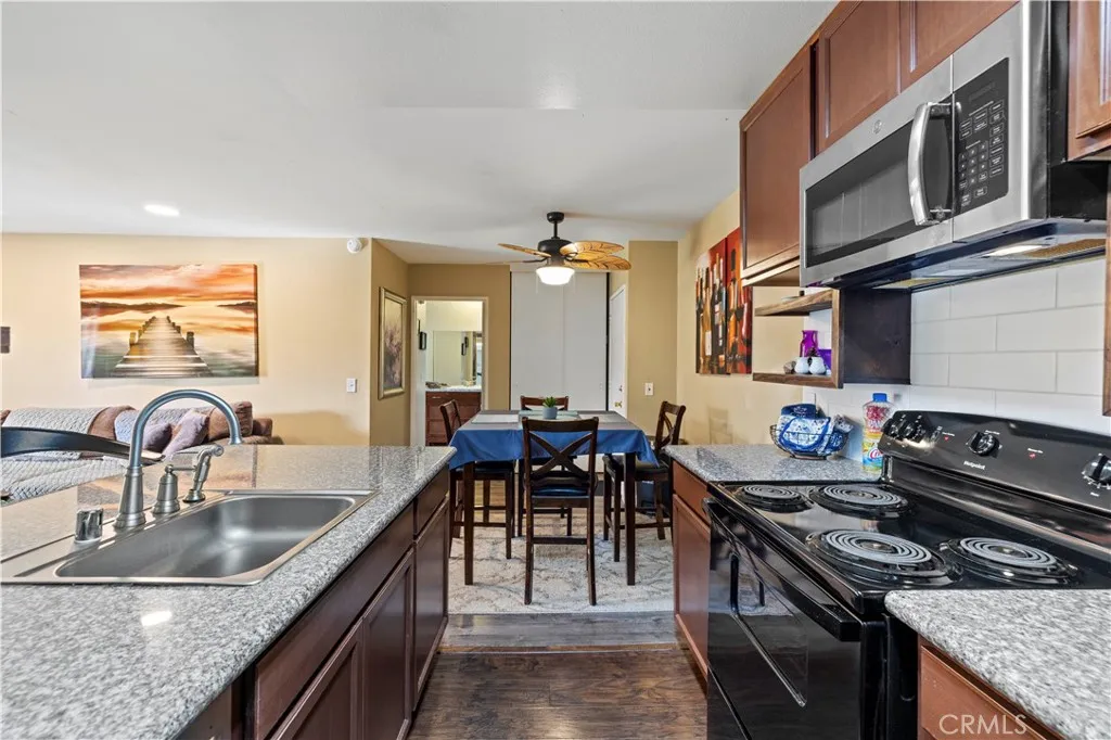 23515 Lyons Avenue 277, Valencia, California 91355 home-pic-7