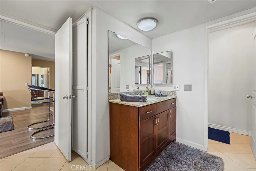 23515 Lyons Avenue 277, Valencia, California 91355 home-pic-14