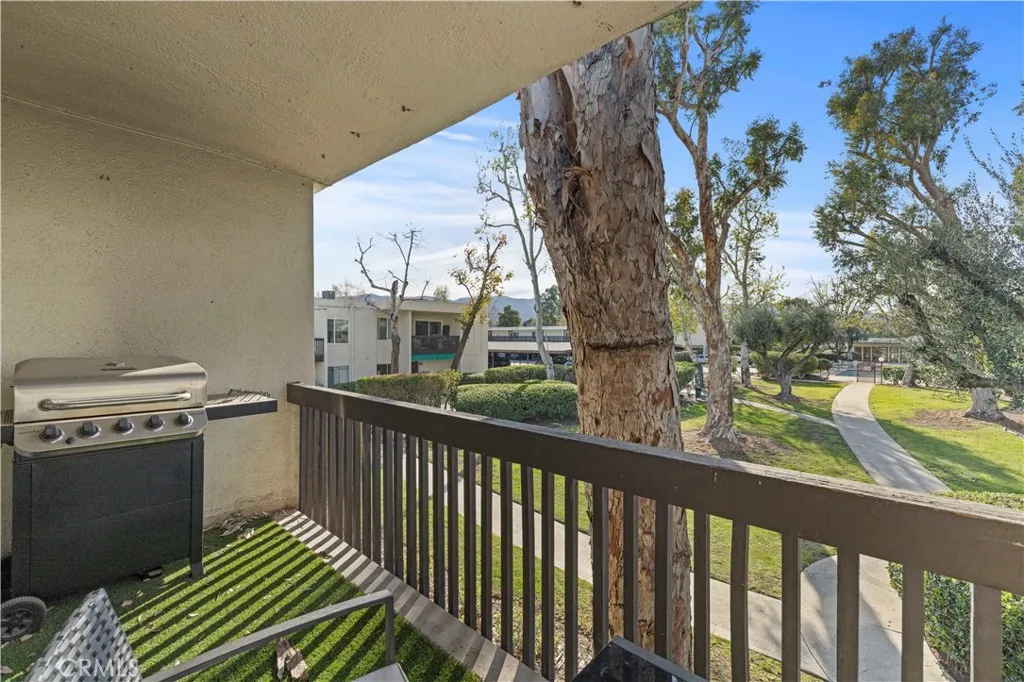 23515 Lyons Avenue 277, Valencia, California 91355 home-pic-19