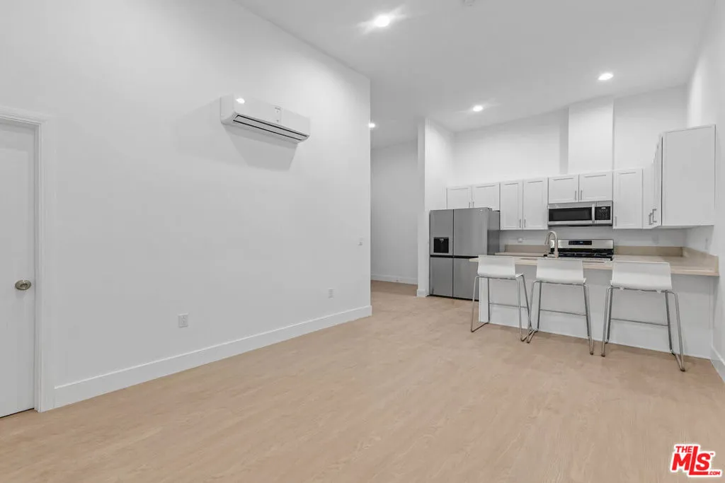 11583 Sunshine Terrace, Studio City, California 91604 home-pic-38