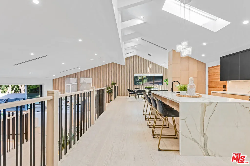 11583 Sunshine Terrace, Studio City, California 91604 home-pic-17