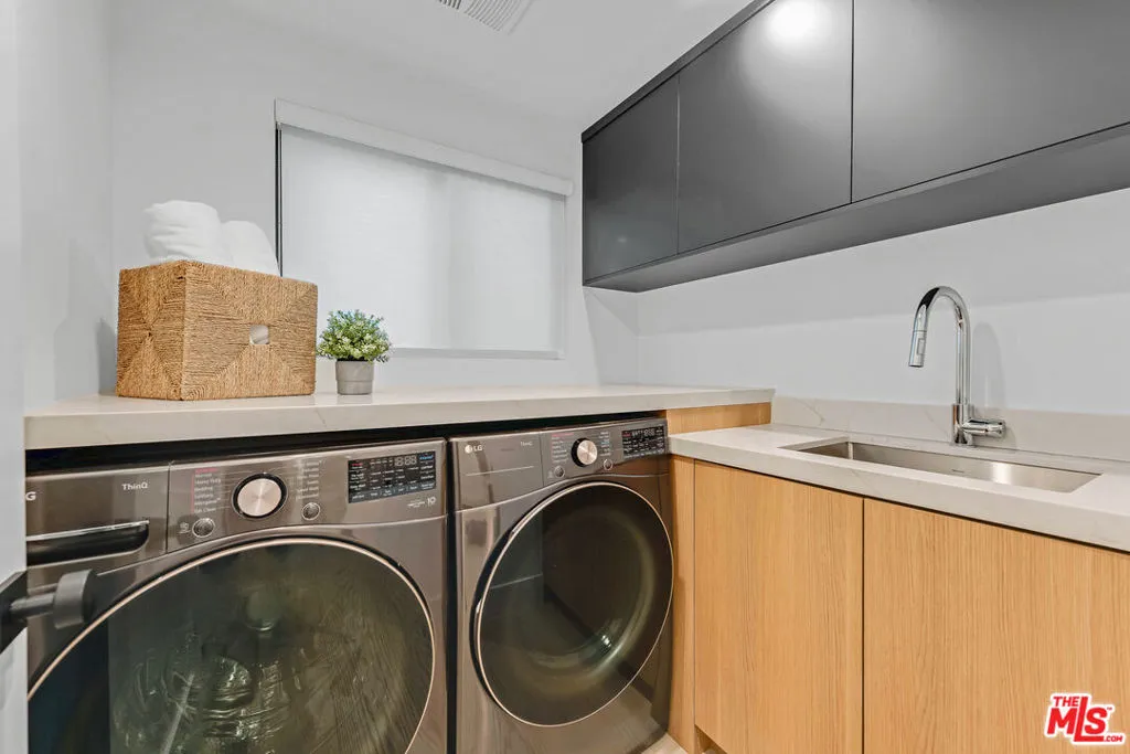 11583 Sunshine Terrace, Studio City, California 91604 home-pic-36