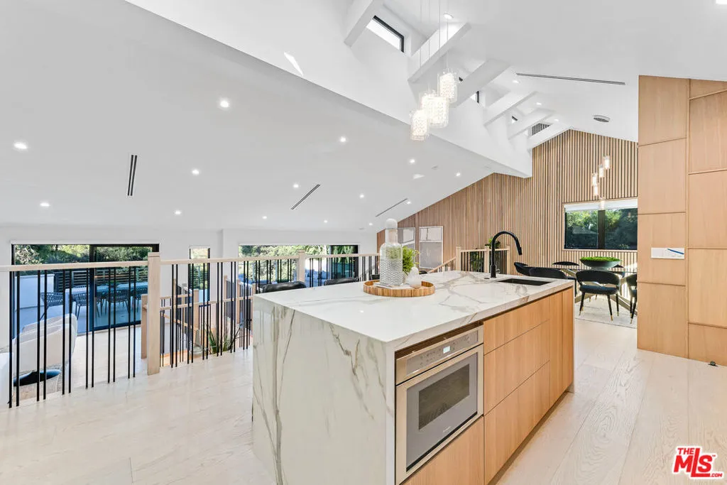 11583 Sunshine Terrace, Studio City, California 91604 home-pic-16
