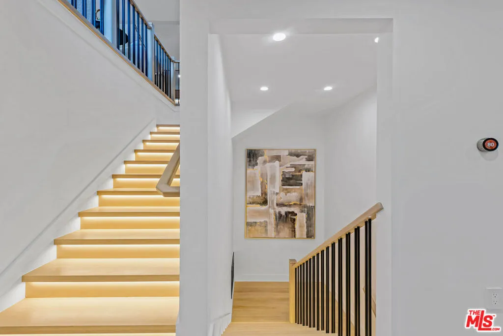 11583 Sunshine Terrace, Studio City, California 91604 home-pic-32