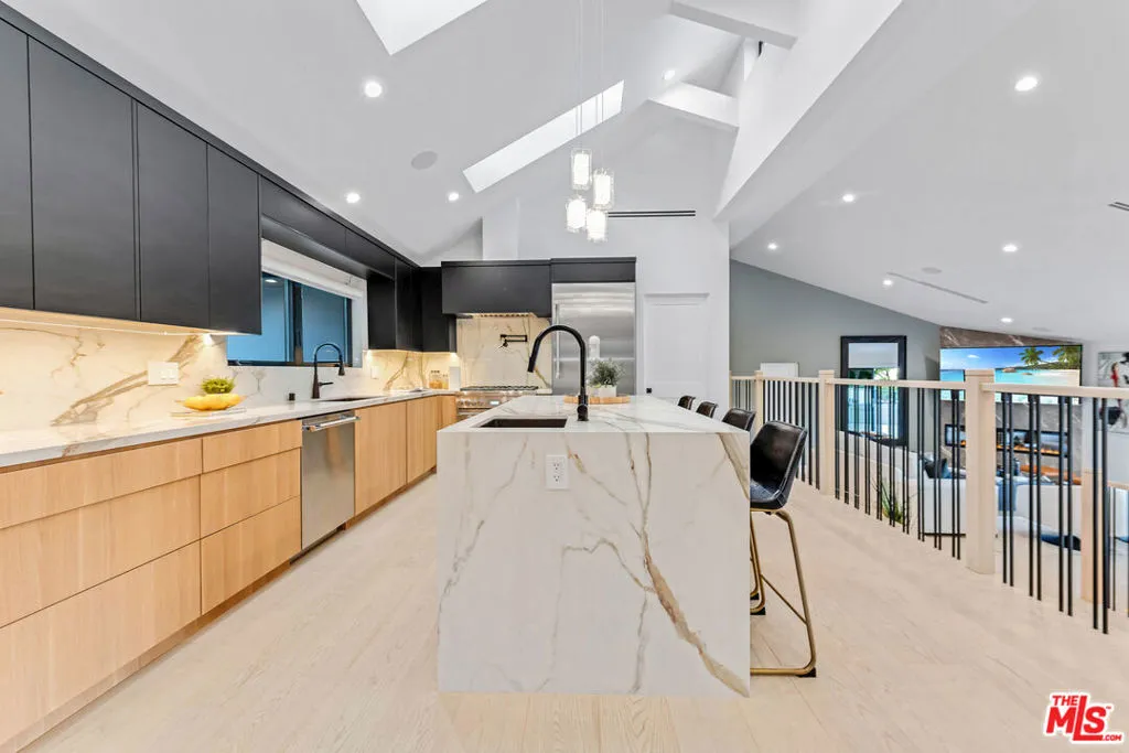 11583 Sunshine Terrace, Studio City, California 91604 home-pic-14