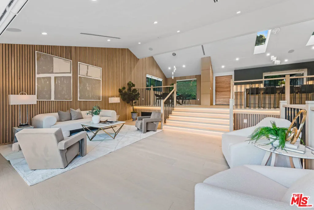 11583 Sunshine Terrace, Studio City, California 91604 home-pic-11