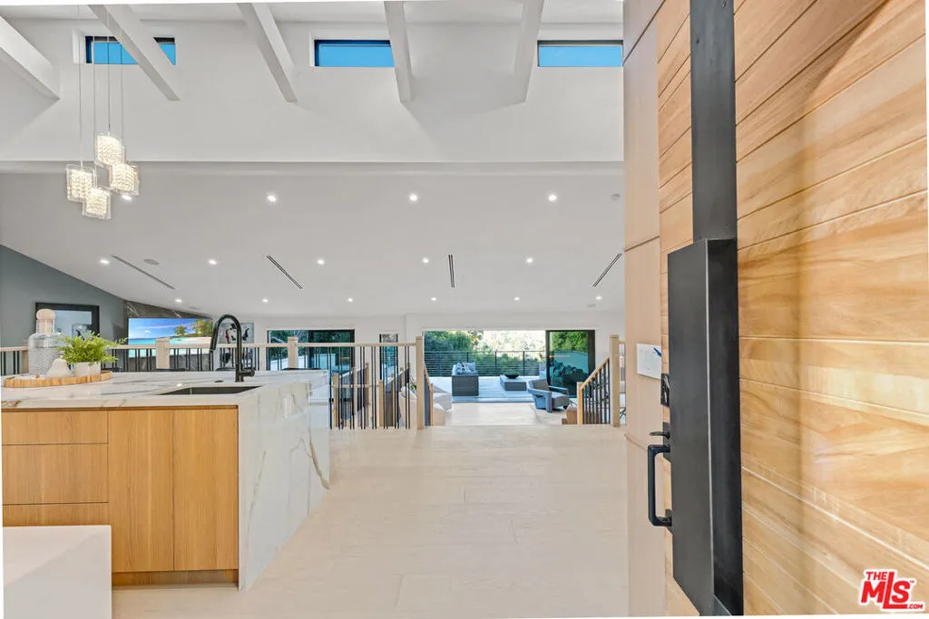 11583 Sunshine Terrace, Studio City, California 91604 home-pic-6