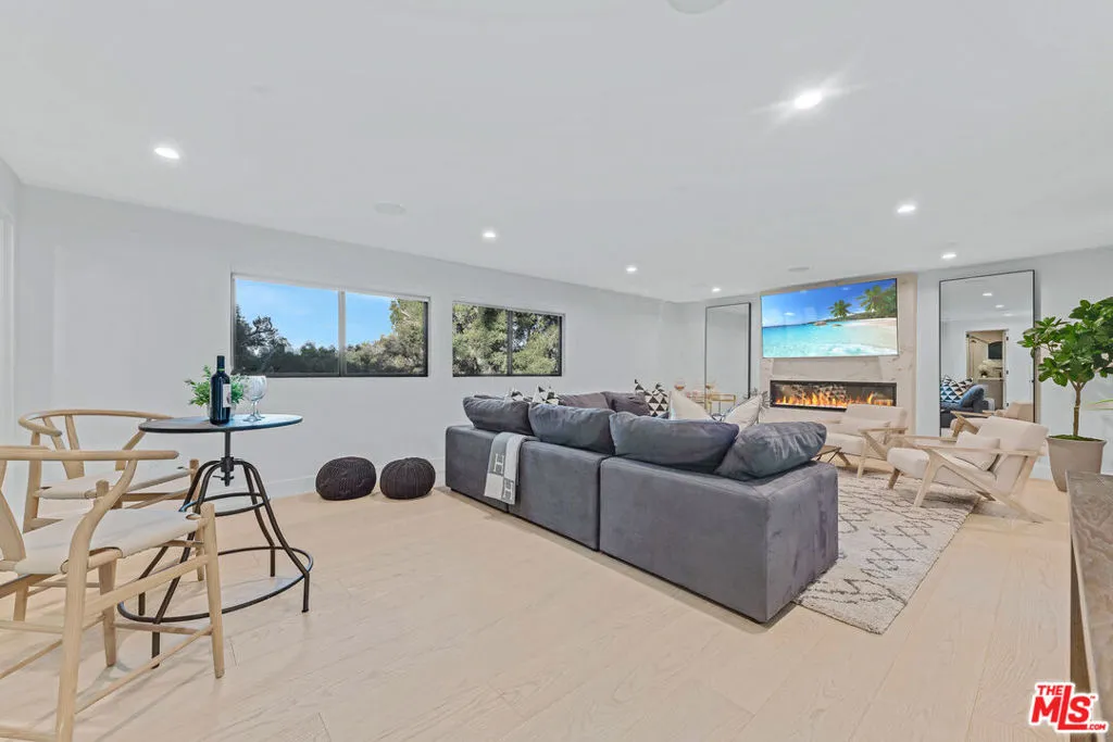 11583 Sunshine Terrace, Studio City, California 91604 home-pic-33