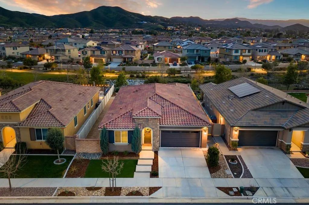 29807 Saddle Ranch Place, Menifee, California 92584 home-pic-1