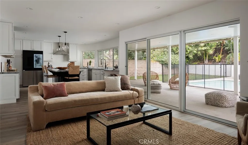 23821 Avenida Columbia, Mission Viejo, California 92691 home-pic-11