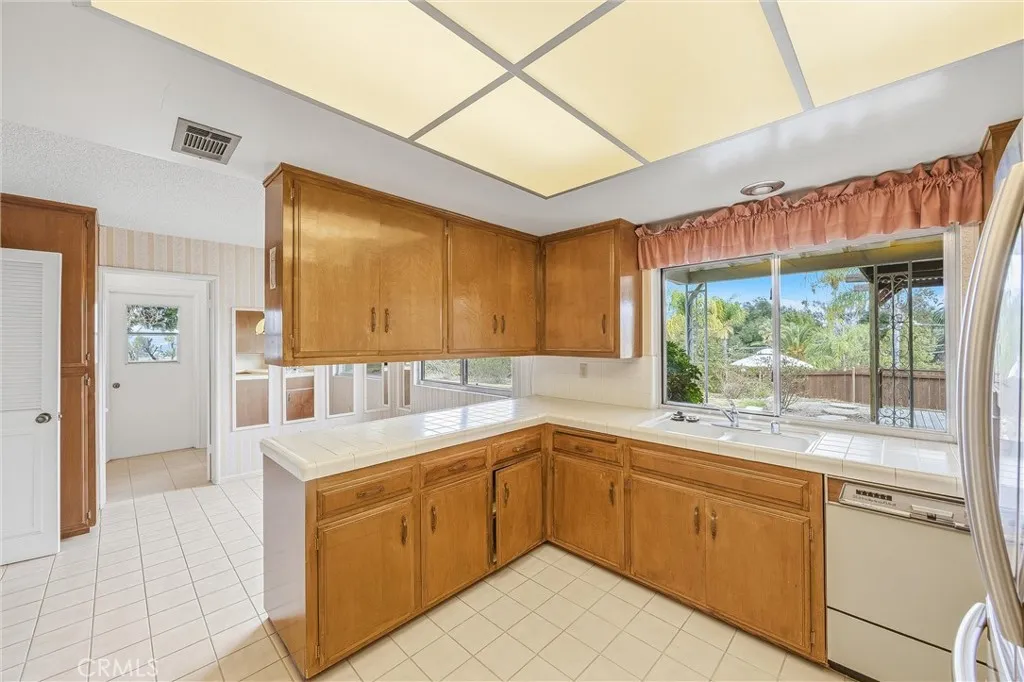 1631 Benita Marie Crest, Redlands, California 92373 home-pic-20