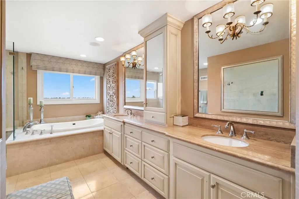9 Rue Cannes, Newport Beach, California 92660 home-pic-12