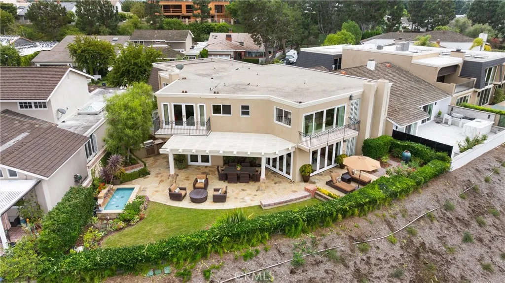 9 Rue Cannes, Newport Beach, California 92660 home-pic-26