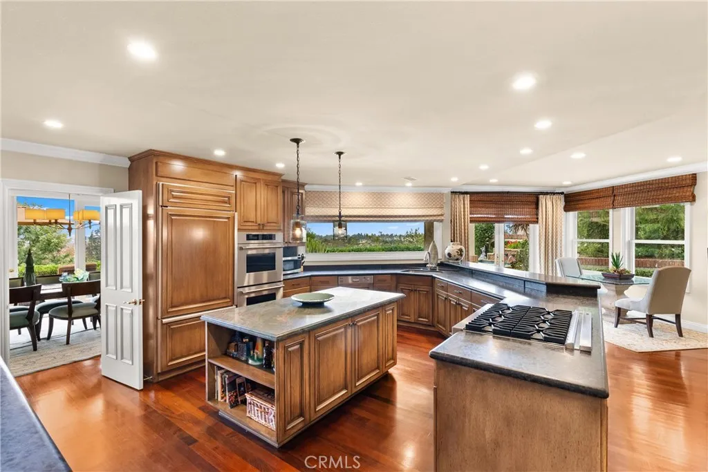 9 Rue Cannes, Newport Beach, California 92660 home-pic-6
