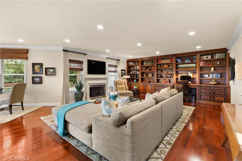 9 Rue Cannes, Newport Beach, California 92660 home-pic-8