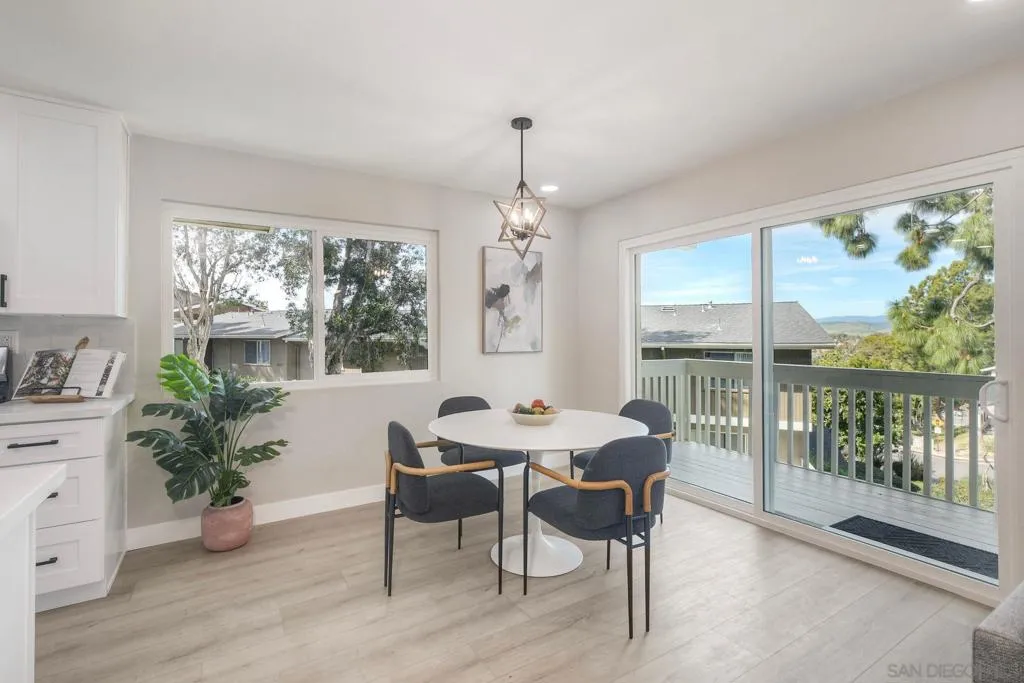 4228 Vista Del Rio Way 2, Oceanside, California 92057 home-pic-4