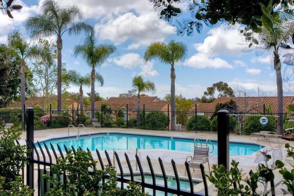 4228 Vista Del Rio Way 2, Oceanside, California 92057 home-pic-14