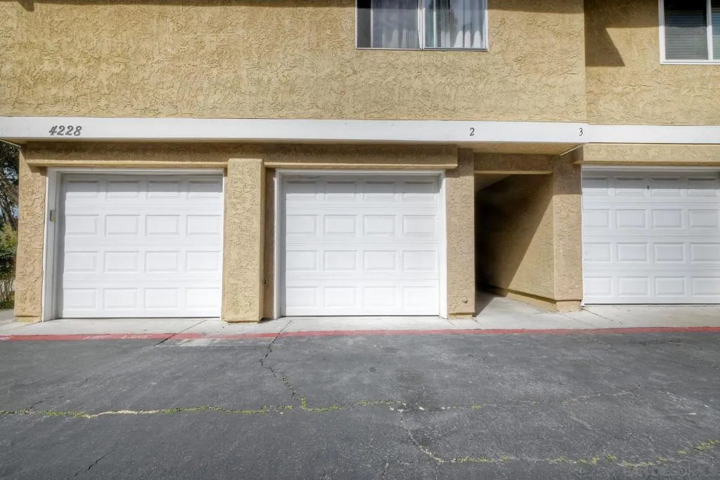 4228 Vista Del Rio Way 2, Oceanside, California 92057 home-pic-12