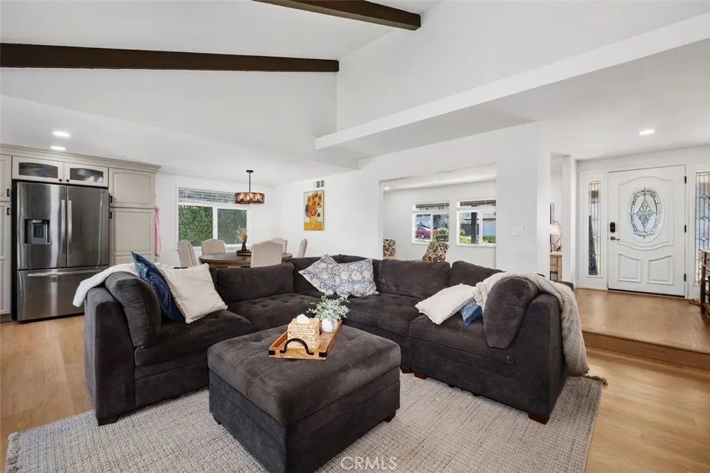 25601 Chrisanta, Mission Viejo, California 92691 home-pic-22