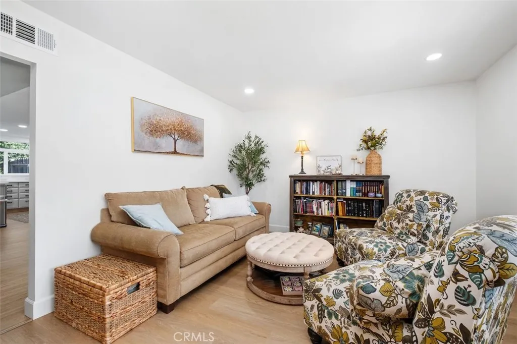 25601 Chrisanta, Mission Viejo, California 92691 home-pic-26