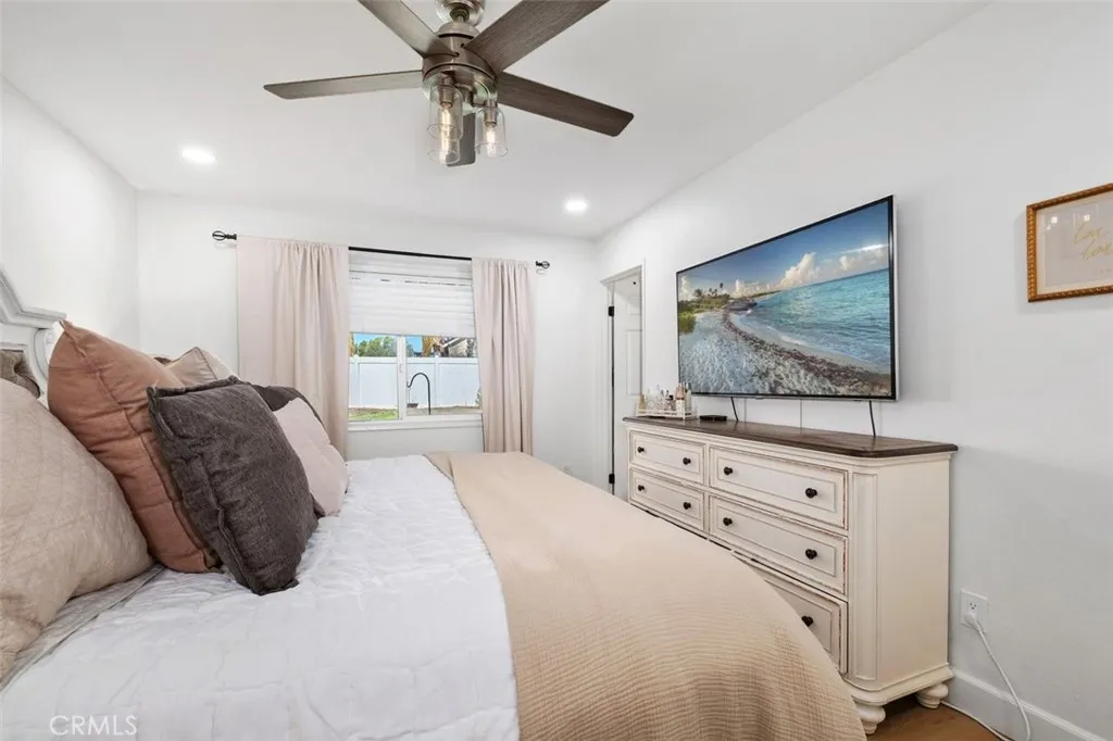 25601 Chrisanta, Mission Viejo, California 92691 home-pic-34
