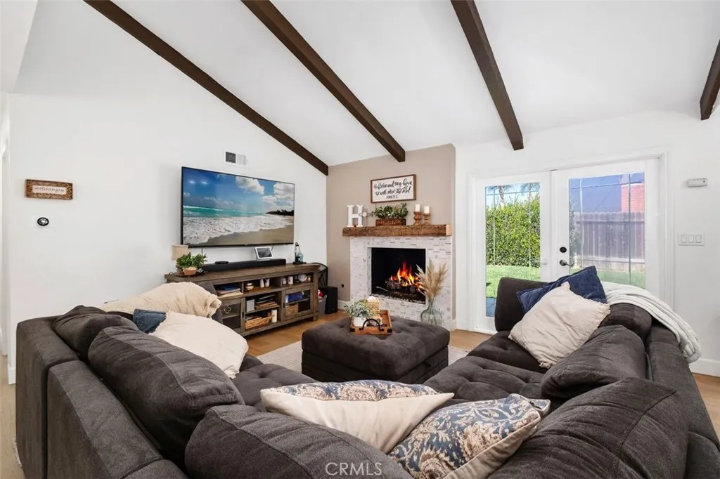 25601 Chrisanta, Mission Viejo, California 92691 home-pic-17