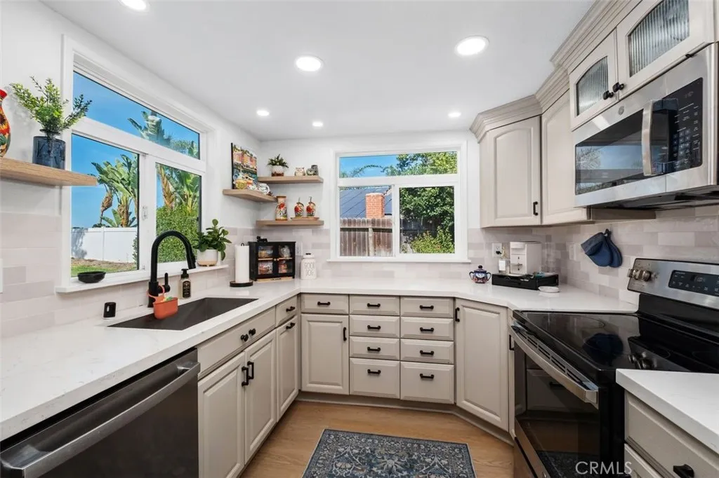 25601 Chrisanta, Mission Viejo, California 92691 home-pic-30