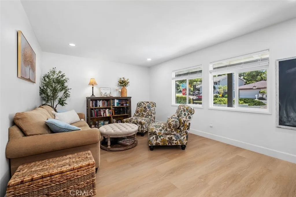 25601 Chrisanta, Mission Viejo, California 92691 home-pic-24