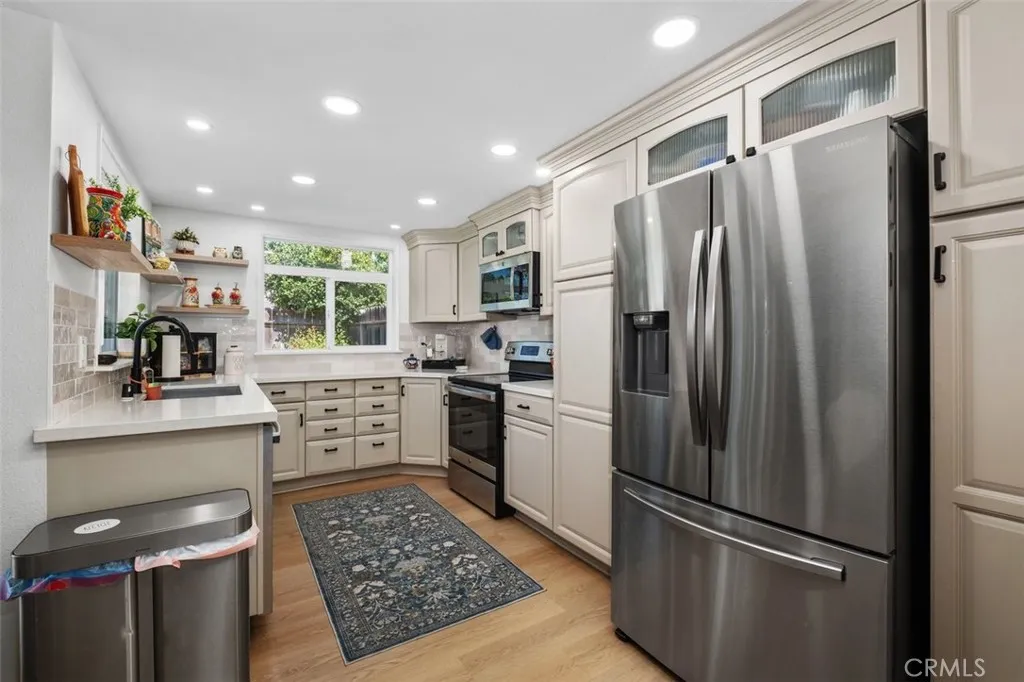 25601 Chrisanta, Mission Viejo, California 92691 home-pic-28