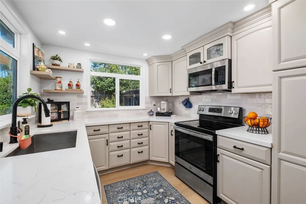 25601 Chrisanta, Mission Viejo, California 92691 home-pic-29