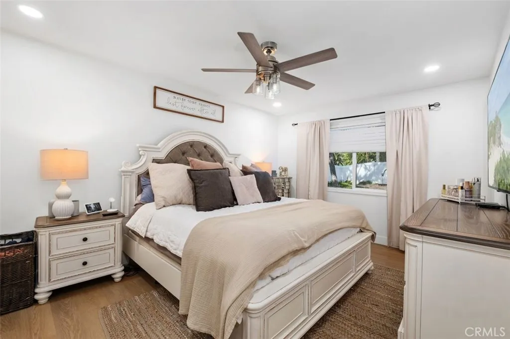 25601 Chrisanta, Mission Viejo, California 92691 home-pic-33